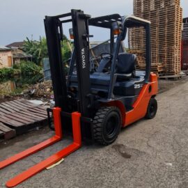 Toyota Forklift 60-825 Rental service parts jual beli unit baru dan bekas