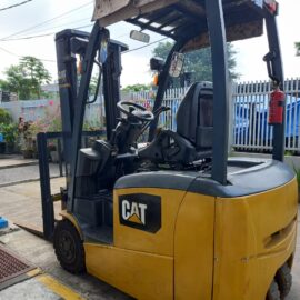 Jual, service, rental dan parts forklift caterpillar. Mekanik alat berat.