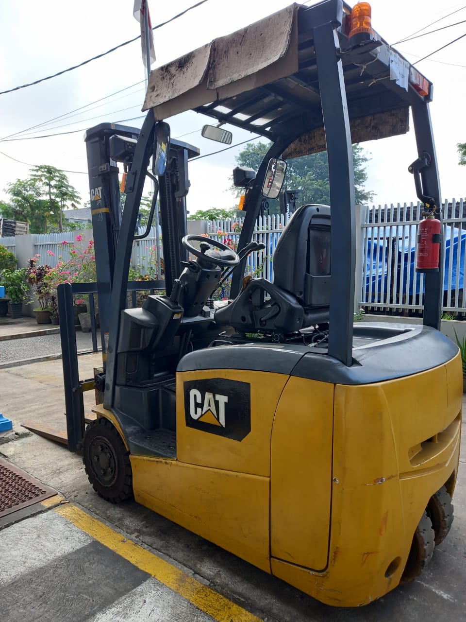8dedd0ff-703d-45a8-9782-d7699be2f2c6 Jual, service, rental dan parts forklift caterpillar. Mekanik alat berat.