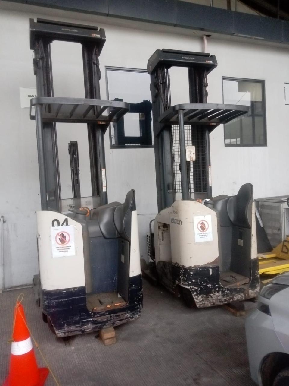 Crown Reach Truck RD 5700 Crown Reach Truck RD 5700